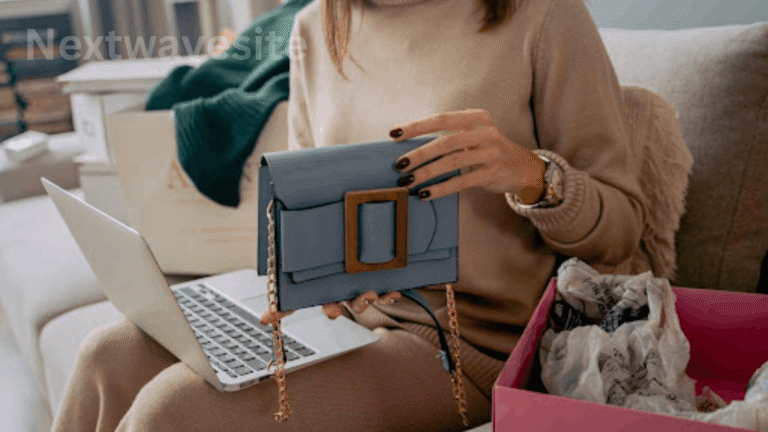 Compact Bags Are Gaining Popularity in Fashion